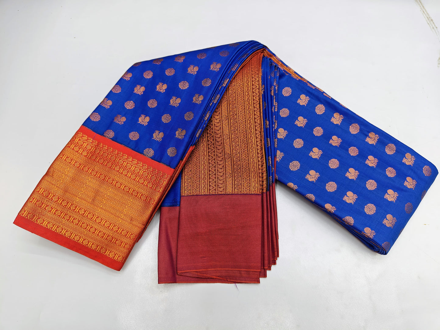 Fancy Border SOFT SILK Sarees _🌺