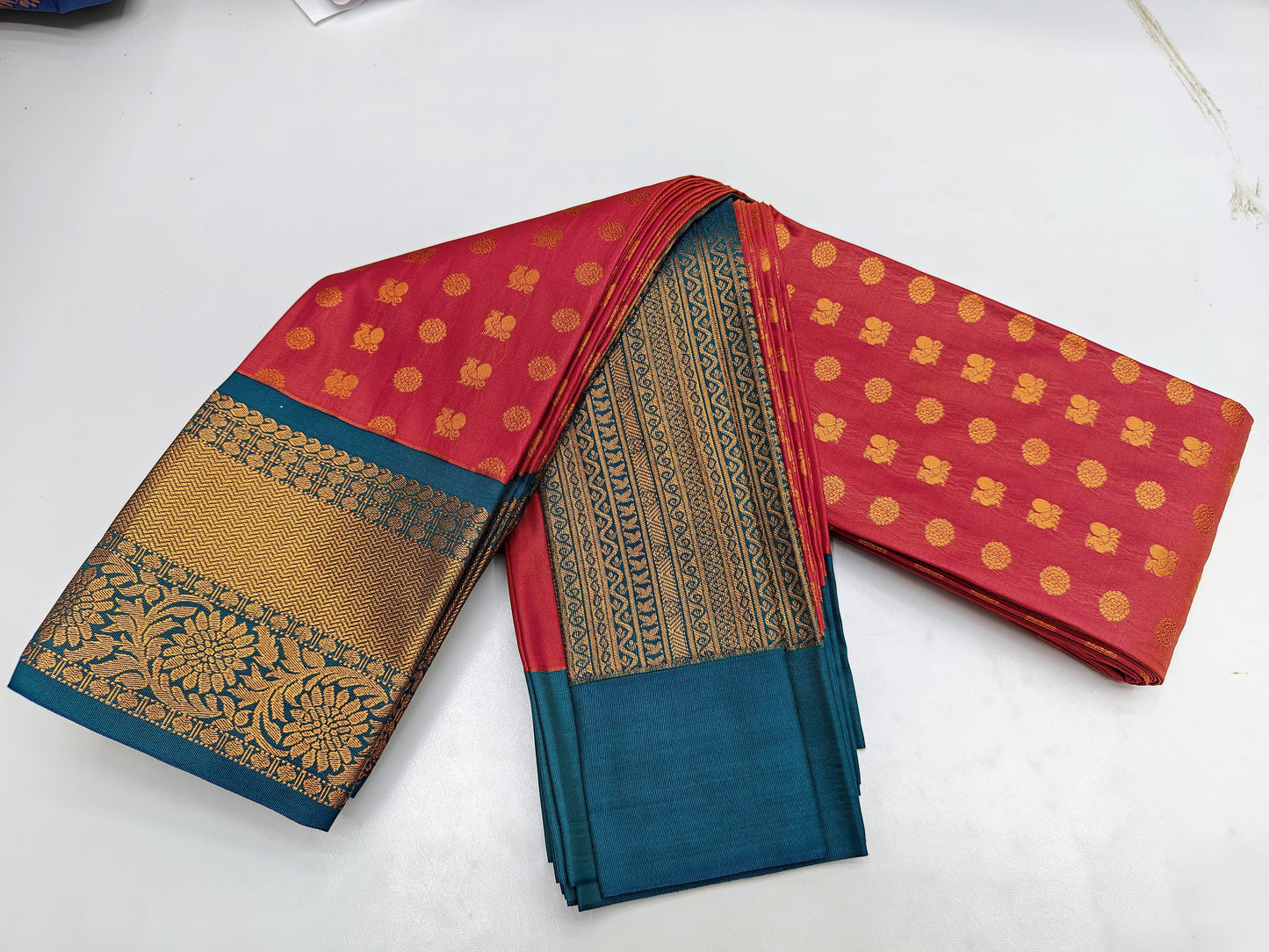 Fancy Border SOFT SILK Sarees _🌺