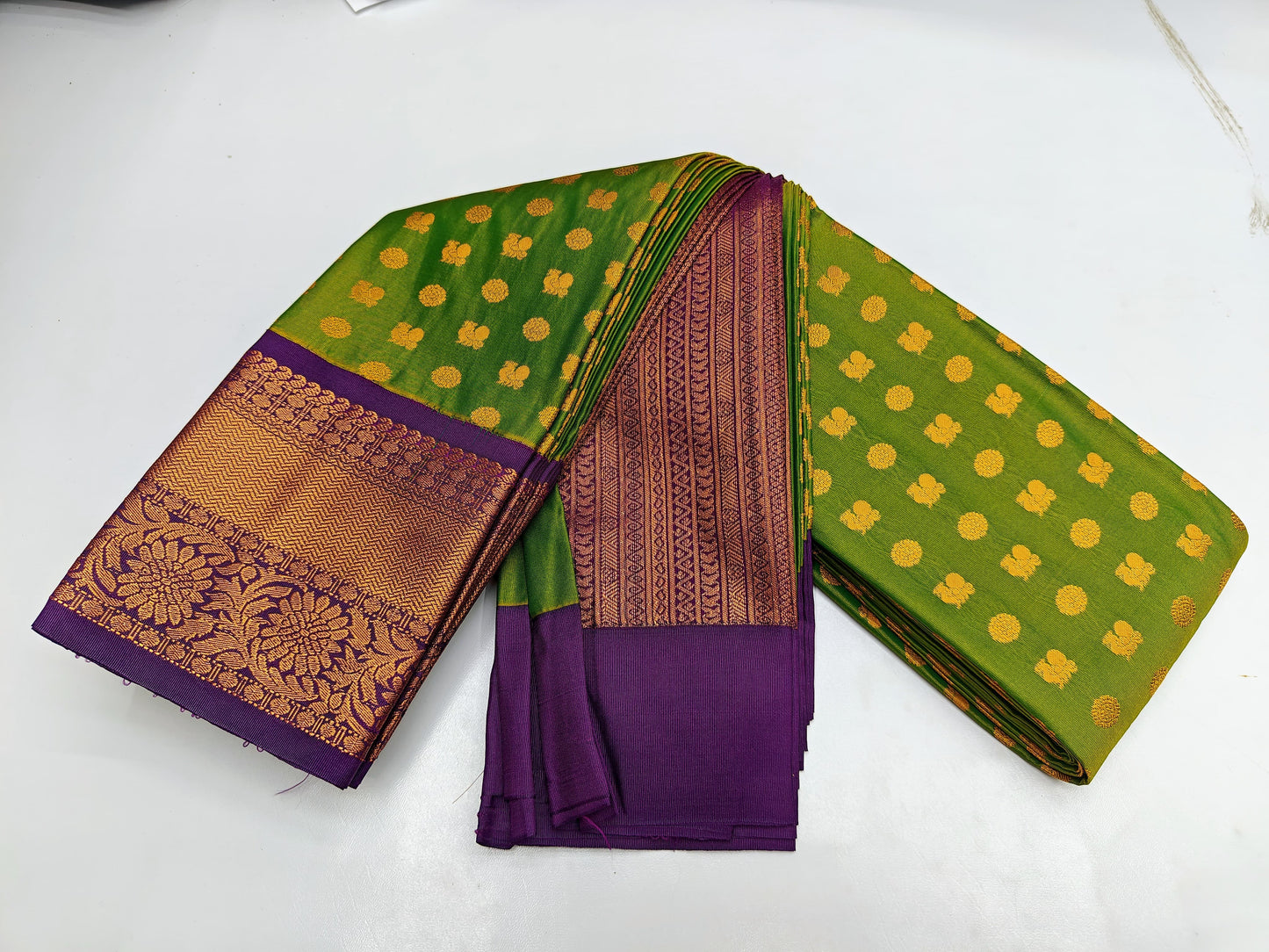 Fancy Border SOFT SILK Sarees _🌺