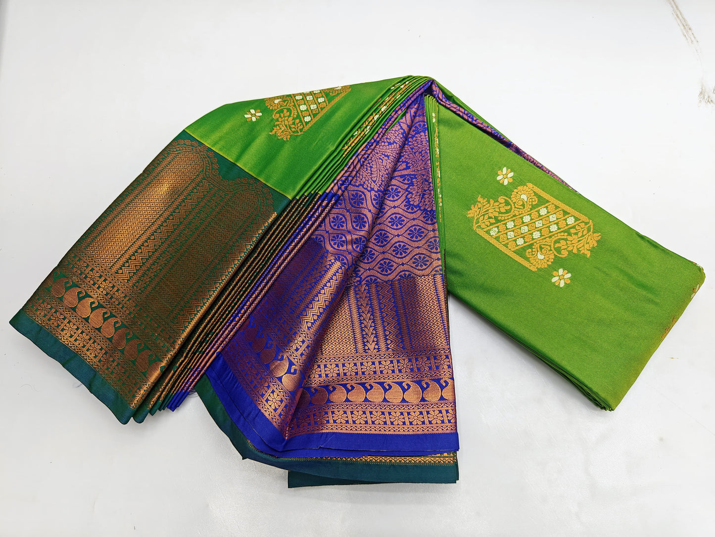 🌺 _Fancy Border SOFT SILK Sarees _🌺