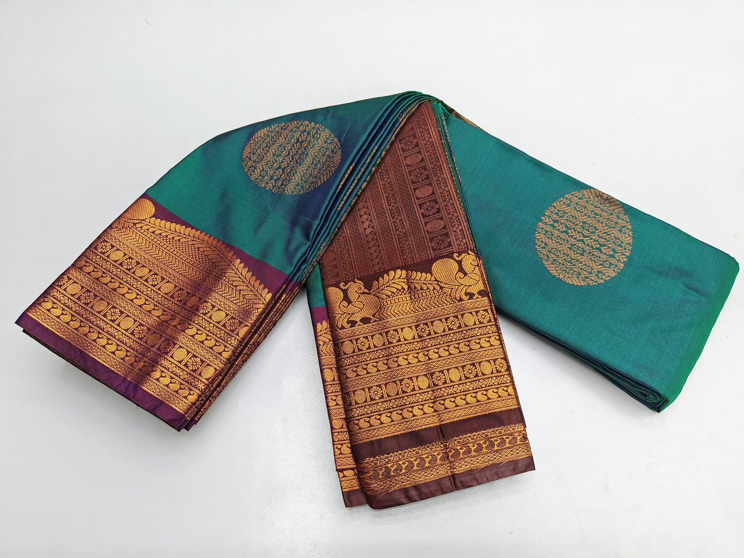 Fancy Border SOFT SILK Sarees _🌺