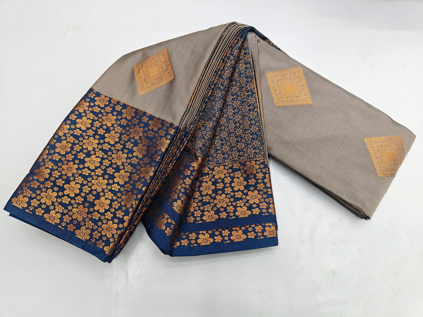 🌺 _Fancy Border SOFT SILK Sarees _🌺