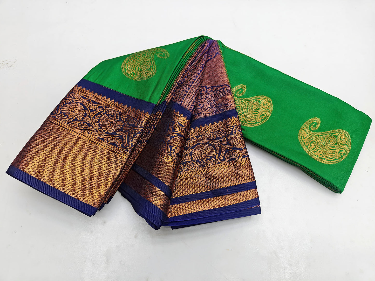 🌺 _Fancy Border SOFT SILK Sarees _🌺