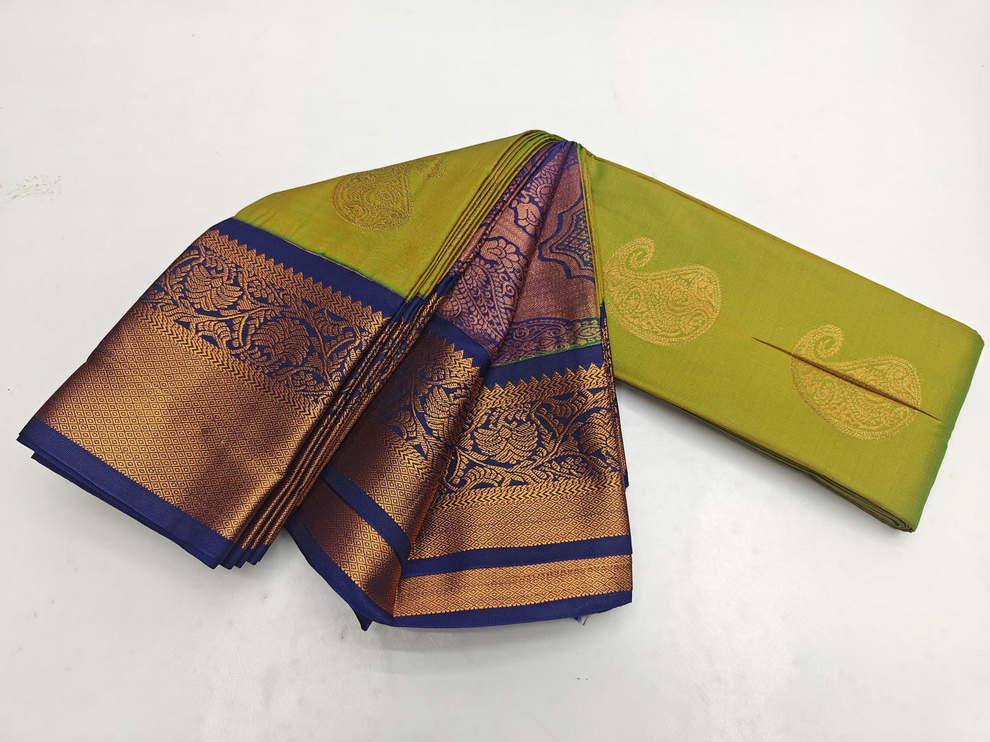 🌺 _Fancy Border SOFT SILK Sarees _🌺