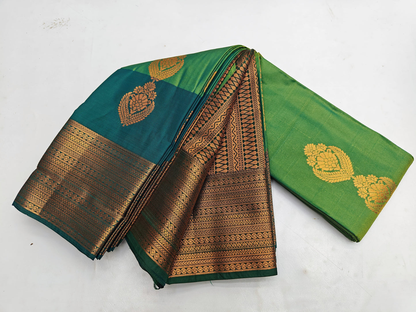 🌺 _Fancy Border SOFT SILK Sarees _🌺