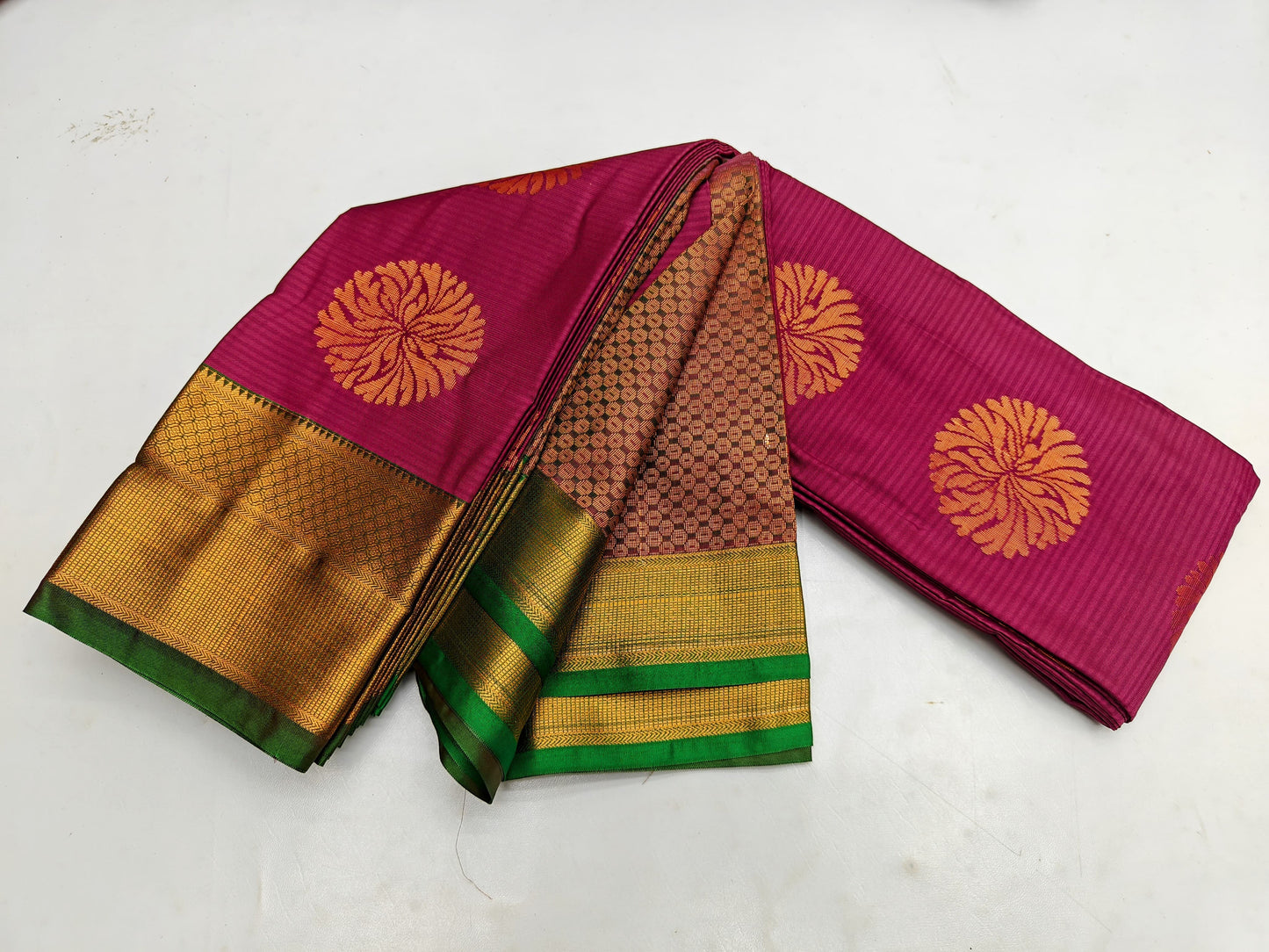 Fancy Border SOFT SILK Sarees _🌺