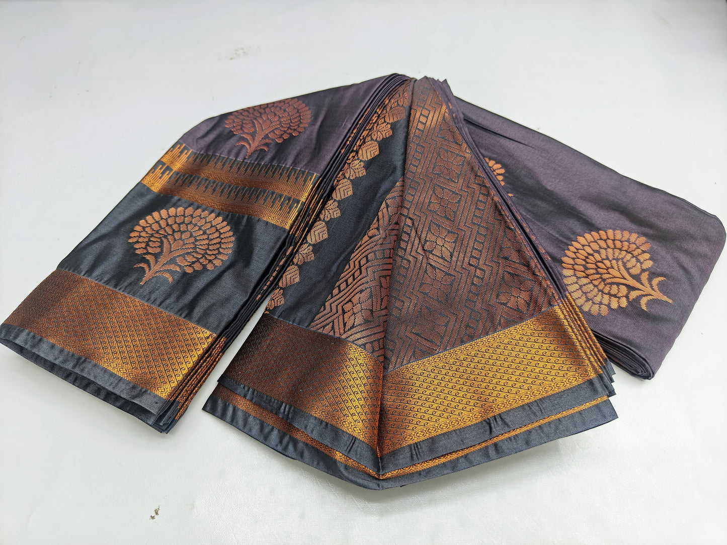 🌺 _Fancy Border SOFT SILK Sarees _🌺