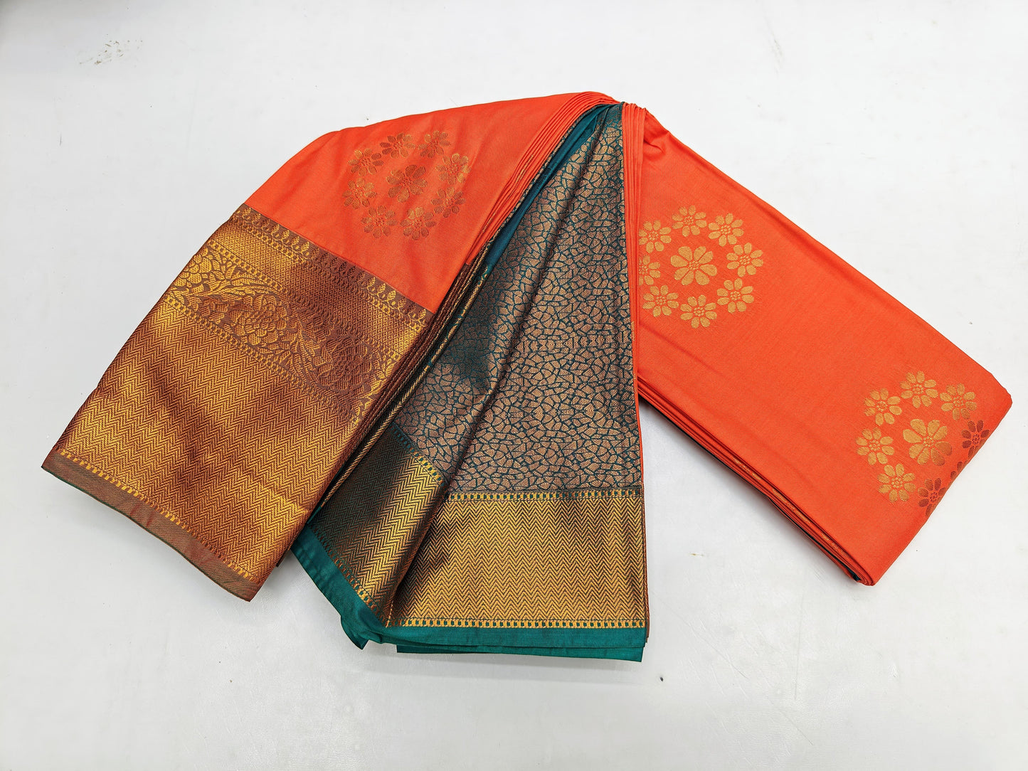 🌺 _Fancy Border SOFT SILK Sarees _🌺