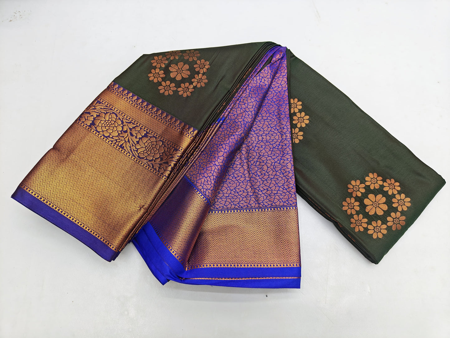 🌺 _Fancy Border SOFT SILK Sarees _🌺