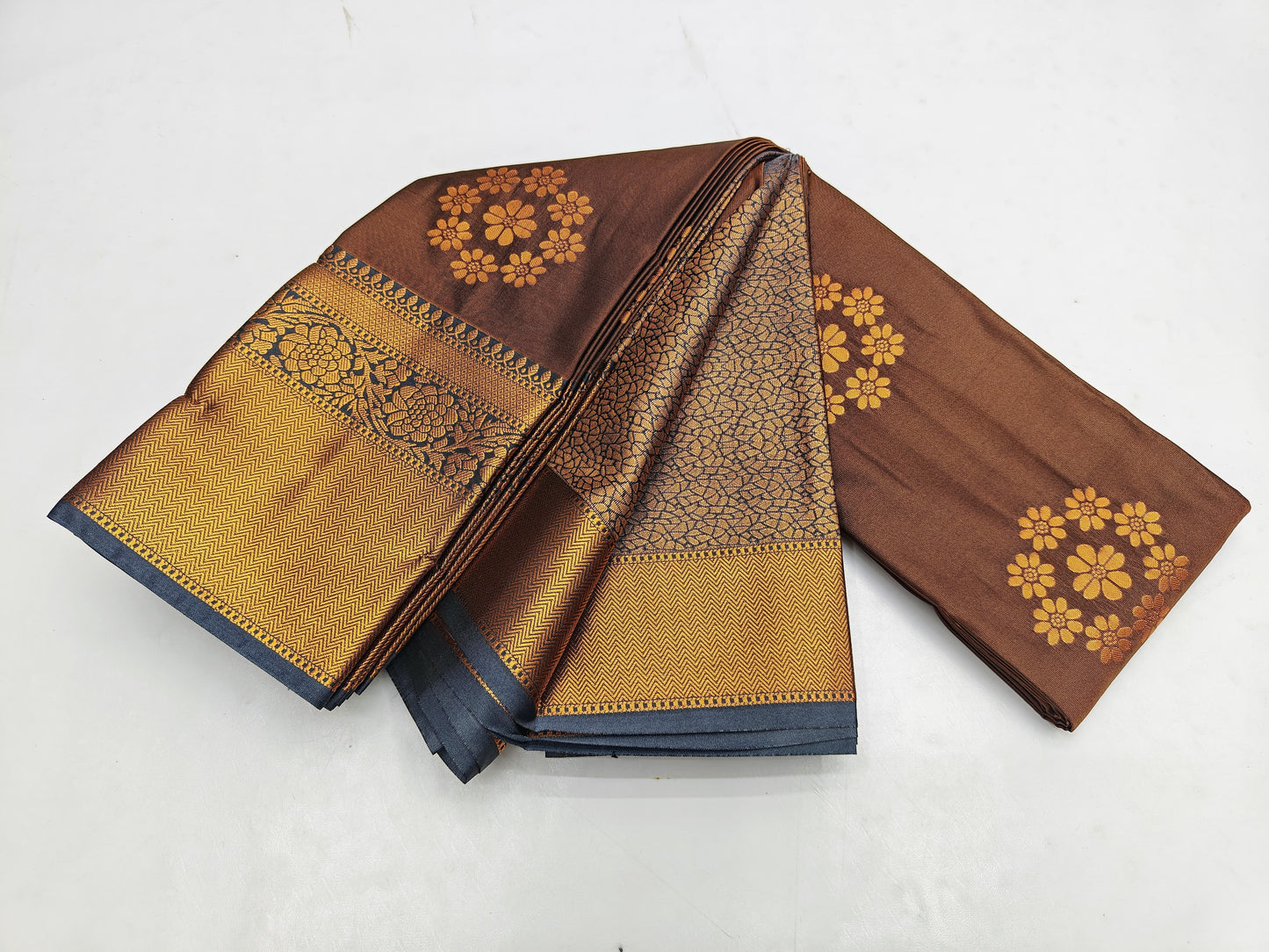 🌺 _Fancy Border SOFT SILK Sarees _🌺