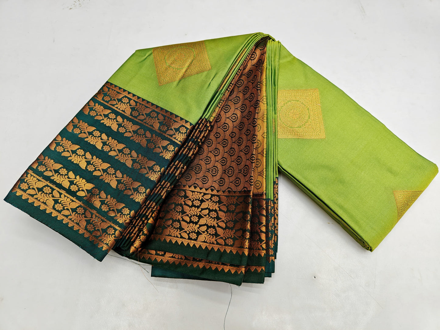 🌺 _Fancy Border SOFT SILK Sarees _🌺