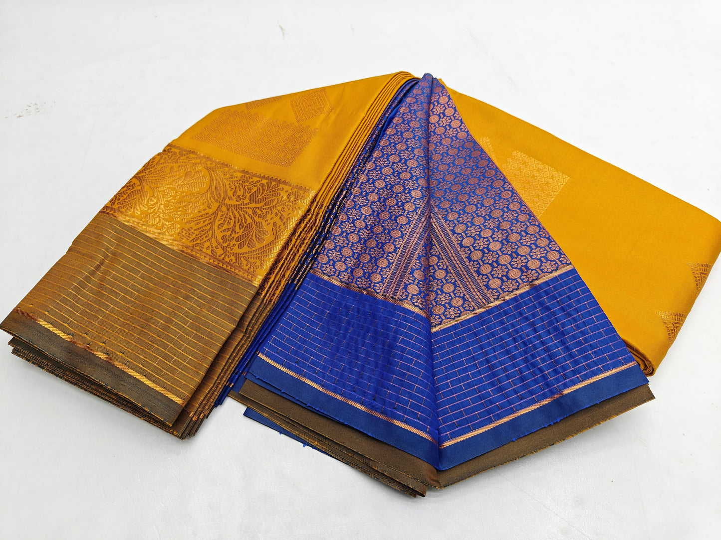 🌺 _Fancy Border SOFT SILK Sarees _🌺