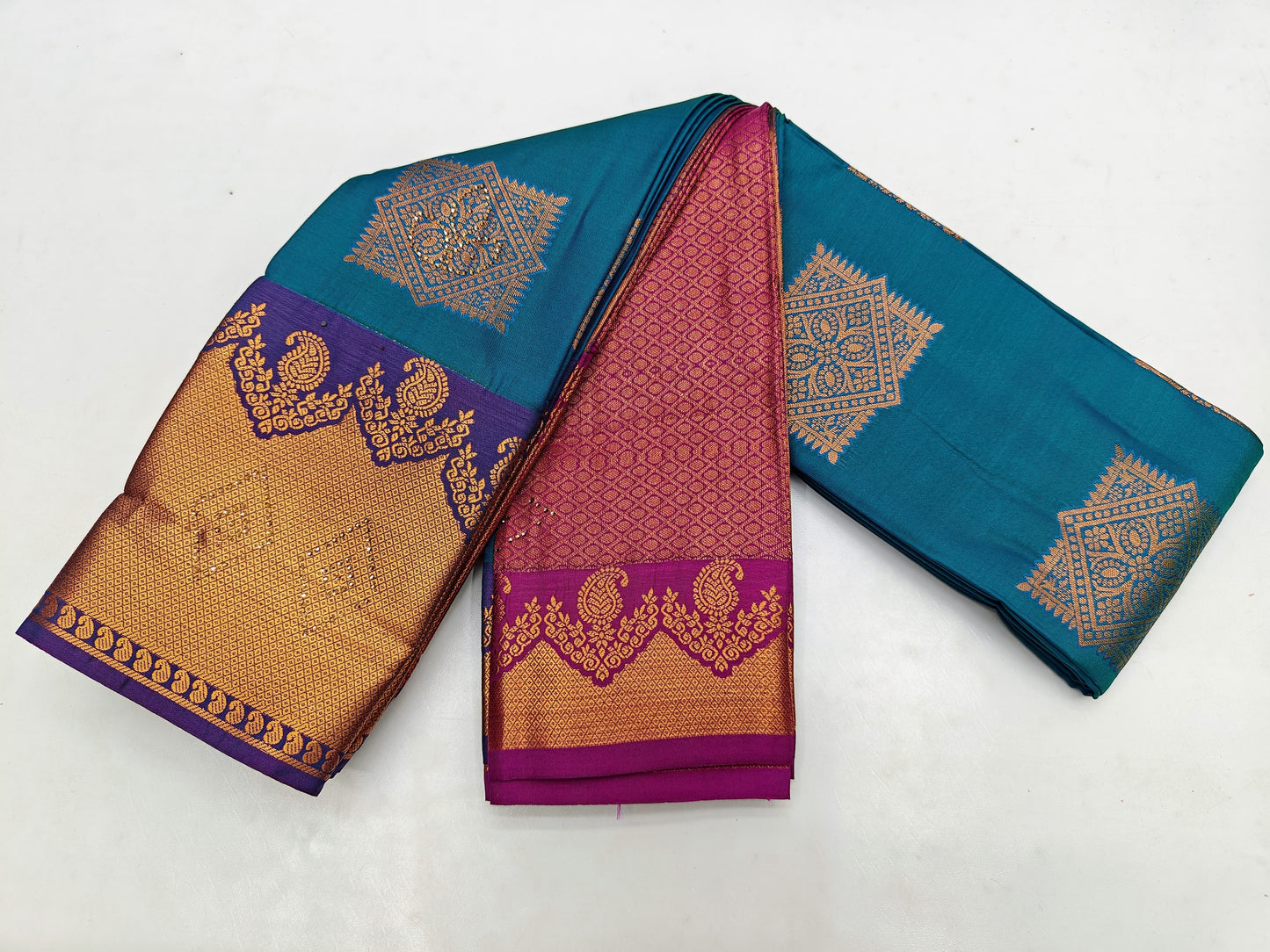 🌺 Fancy Border SOFT SILK Sarees With 2000 Stone Work🌺