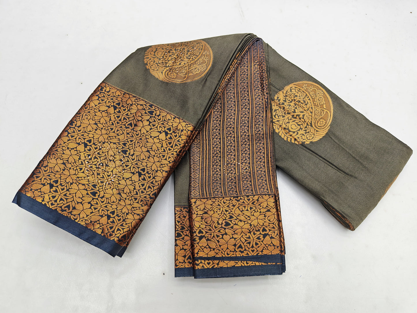 🌺 Fancy Border SOFT SILK Sarees With 2000 Stone Work🌺