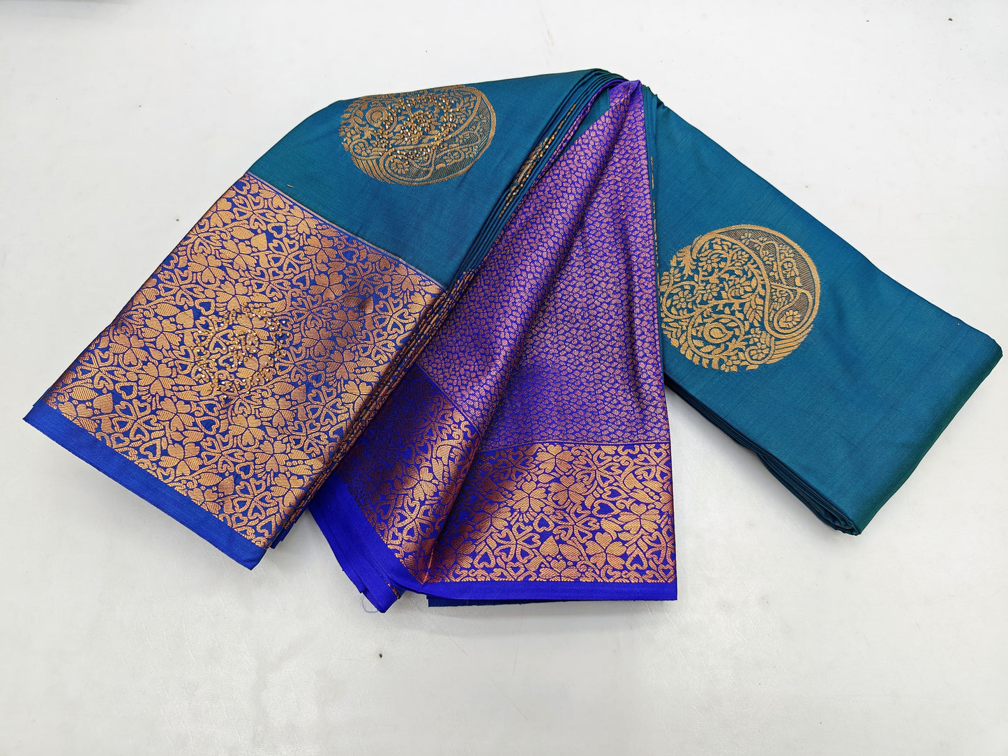 🌺 Fancy Border SOFT SILK Sarees With 2000 Stone Work🌺