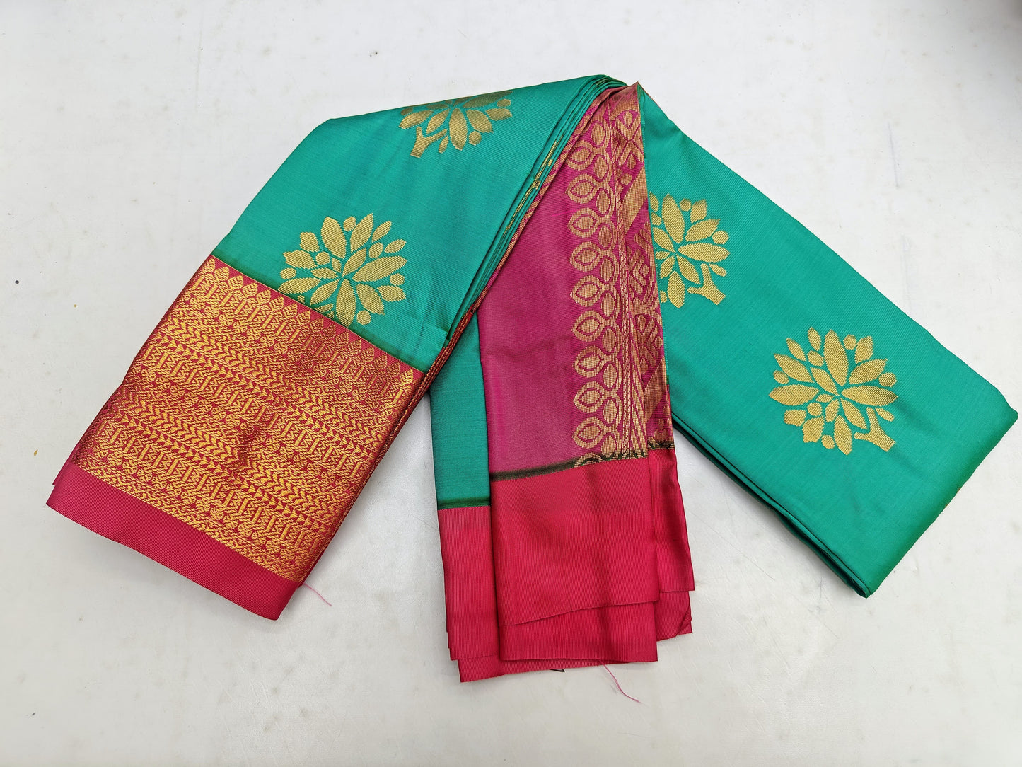 🌺 _Kuttu Border SOFT SILK Sarees _🌺