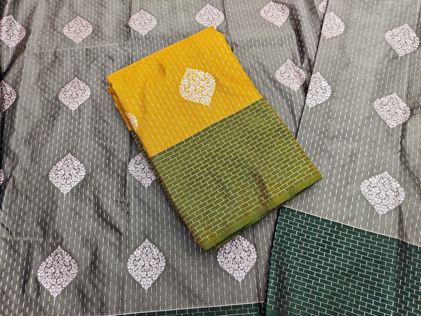 Pink Sliver Zari SOFT SILK Sarees _🌺