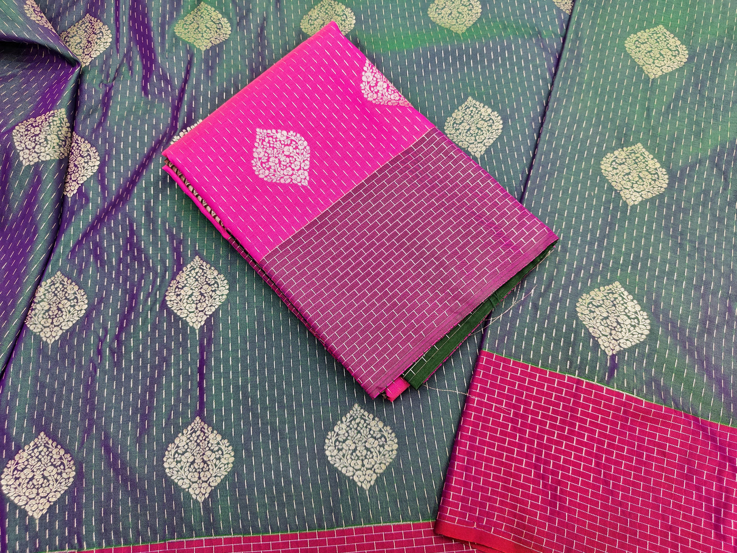 Pink Sliver Zari SOFT SILK Sarees _🌺