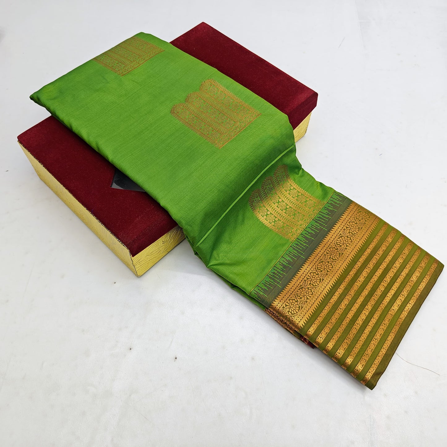 🌺 _Pink copper Zari SOFT SILK Sarees _🌺