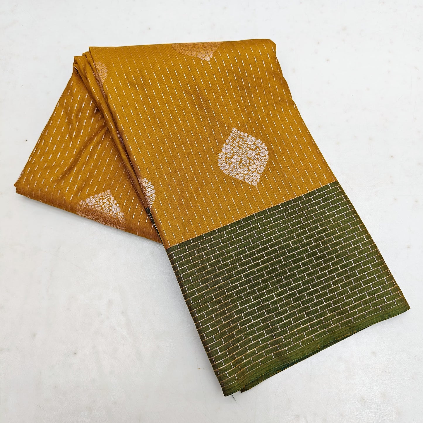 Pink Sliver Zari SOFT SILK Sarees _🌺