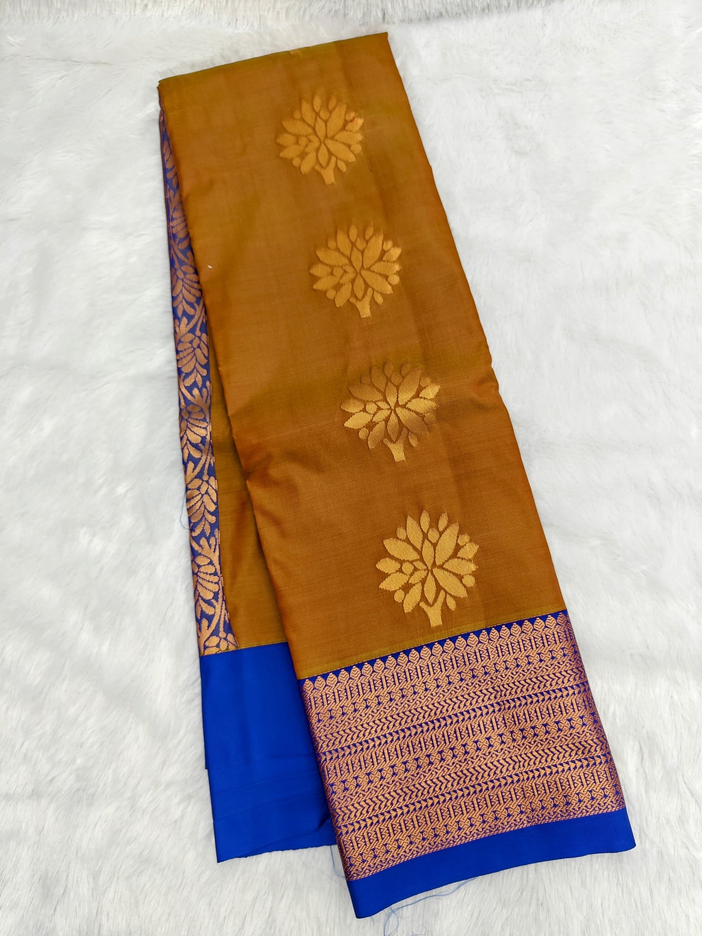 🌺 *_ kuttu Border SOFT SILK Sarees _*🌺