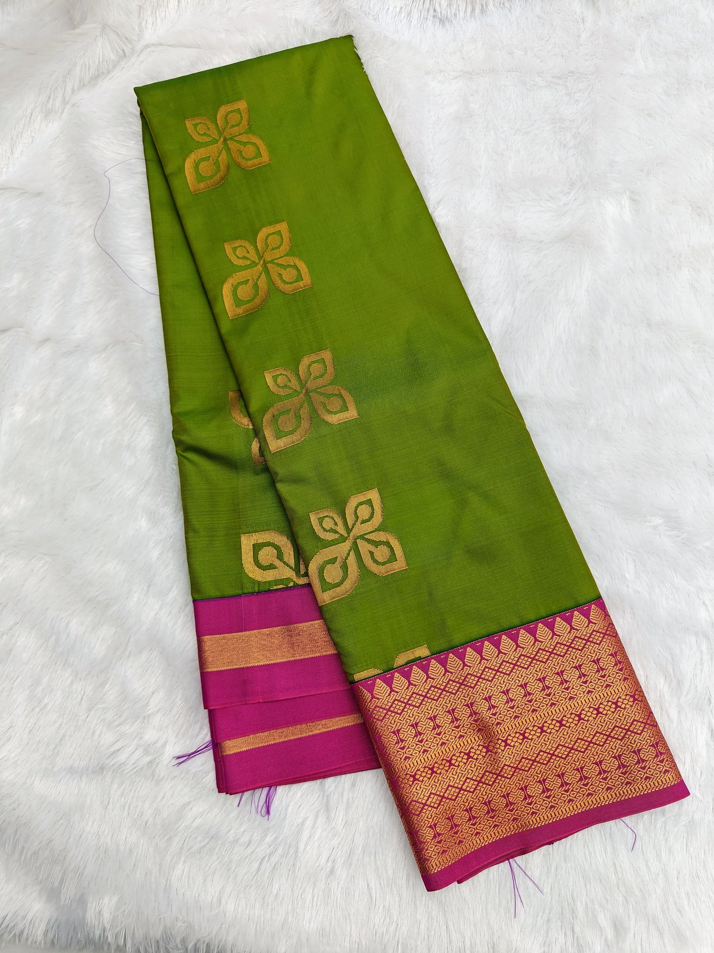 🌺 *_ kuttu Border SOFT SILK Sarees _*🌺